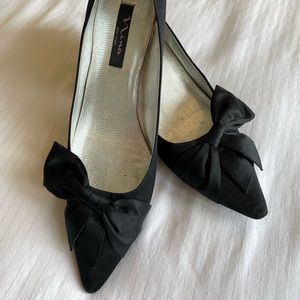 Nina- New York- black satin- bow tie pumps